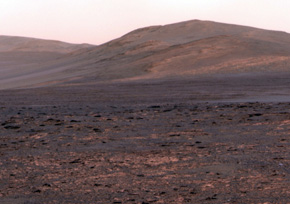 mars Aspiring astronauts walk on the surface of fake Mars, which is really a volcano in Hawaii. (Courtesy of Ross Lockwood)