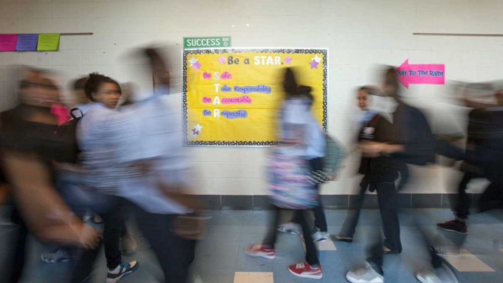 l_philly_schools1200 Students at the Young Women's Academy at Fentonville Arts and Sciences middle school change classes in Philadelphia. (Jessica Kourkounis for Keystone Crossroads)
