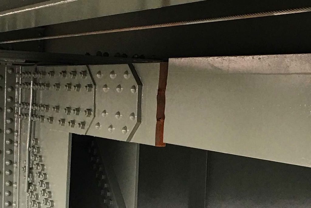 012117_fracture_1200 The bridge closure occurred when this steel beam completely fractured. The break is located just below the westbound right lane of I-276. (Credit: PA Turnpike Commission)