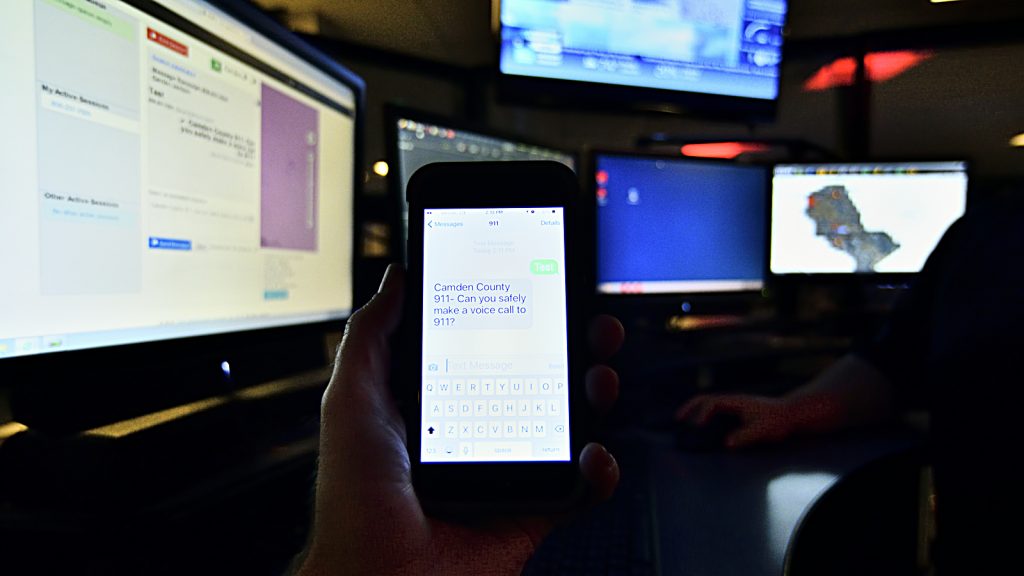 02_bs1151_bas4430 The moment a text comes in the dispatcher inquires if the 'caller' is able to make a voice call safely. (Bastiaan Slabbers for NewsWorks)