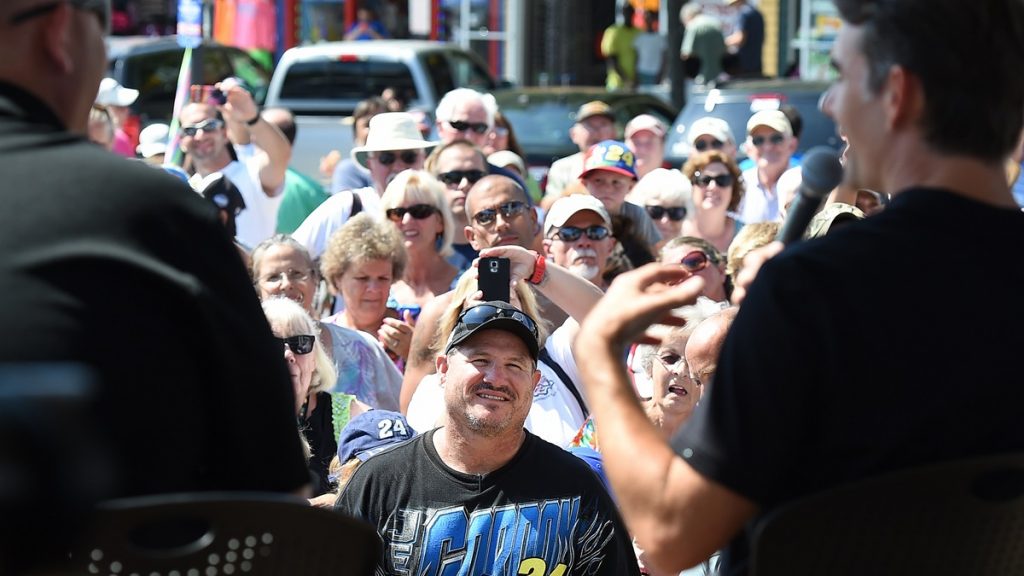 082014-jeff-gordon-rehoboth-cs-3055 Fans listen as 4-time NASCAR champ Jeff Gordon answers questions in Rehoboth Beach. (Chuck Snyder/for NewsWorks)