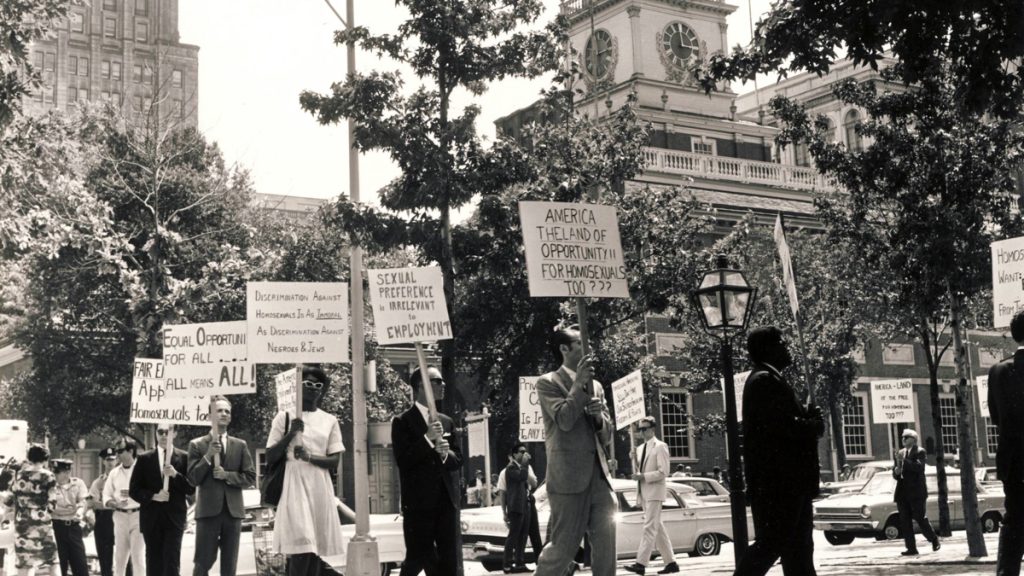 1 1965 7 4 Inq Annual Reminder Urban Archives Annual Reminder picketers march outside Independence Hall on July 4, 1965. (Photo courtesy of Temple Urban Archives)
