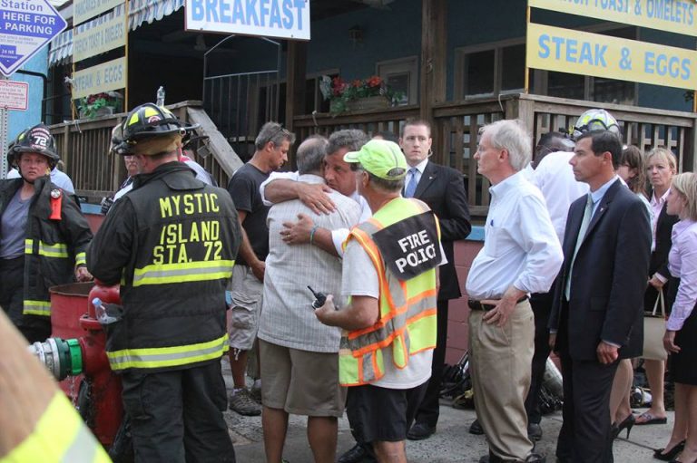  Governor Chris Christie comforts Seaside Heights Mayor Bill Akers at the scene of the fire Thursday. (Photo: Jersey Shore Hurricane News contributor Joe Verderosa) 
