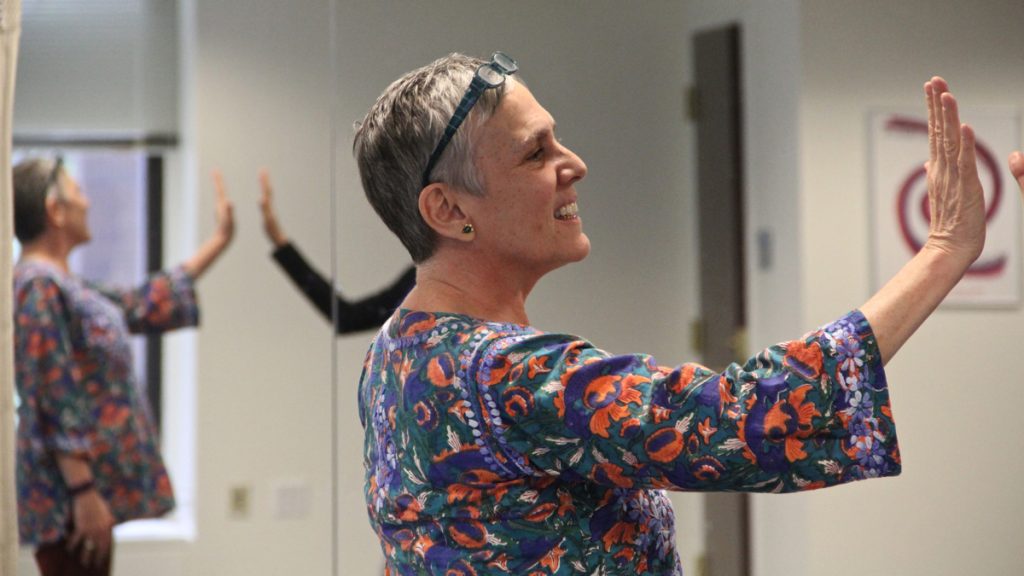 160427 elizabeth templeton dance therapy Dance therapist Elizabeth Templeton helps clients cope with the after effects of traumatic birth experience. (Emma Lee/WHYY)