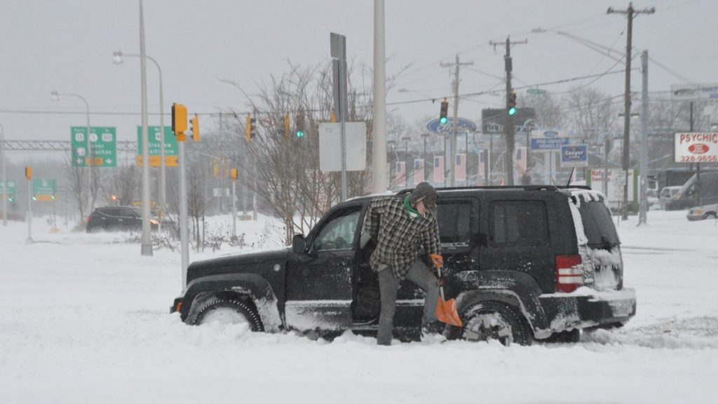169-jj-stuck-cars-rte-13-wilmington-manor009