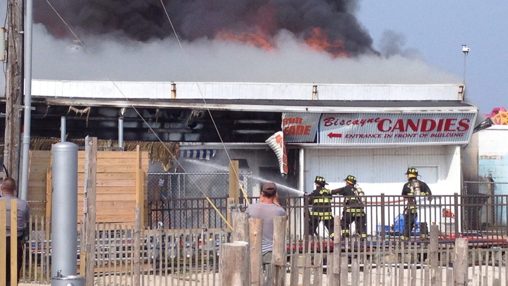 20130917-boardwalk-fire-549pm-1200 (Photo by Justin Auciello of Jersey Shore Hurricane News)