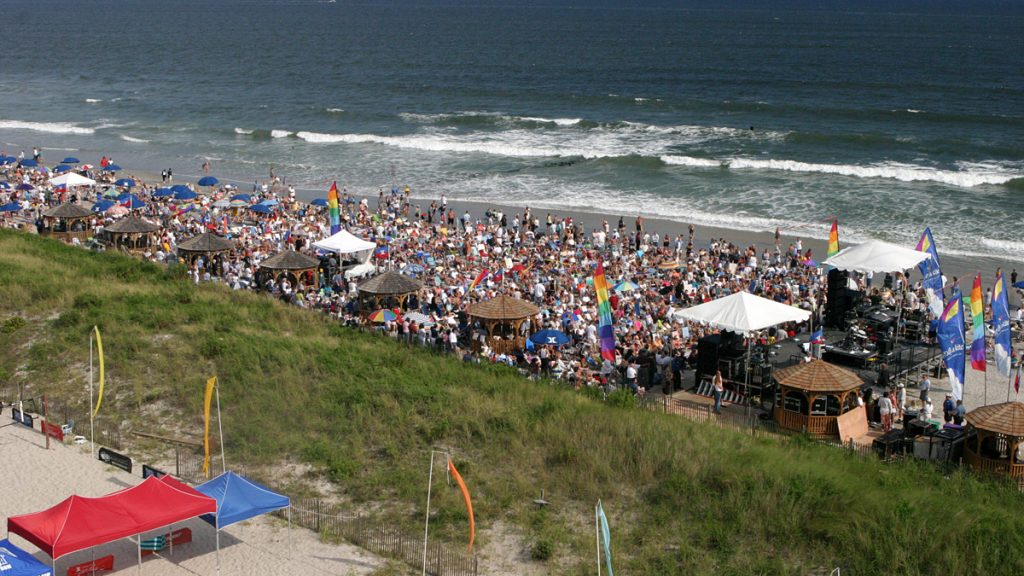Atlantic City Beach The crowd in Atlantic City before Blake Shelton's concert. (AP Photo/Atlantic City Convention & Visitors Authority)