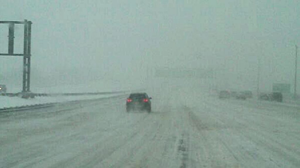 20140213-gsp-snow-1200 GSParkway on Twitter ~8:30 a.m (Photo via @GSParkway)
