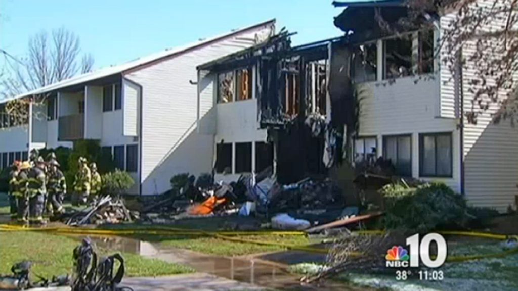 20140416-nbc10-windsor-fire-1200 (Image via NBC10)