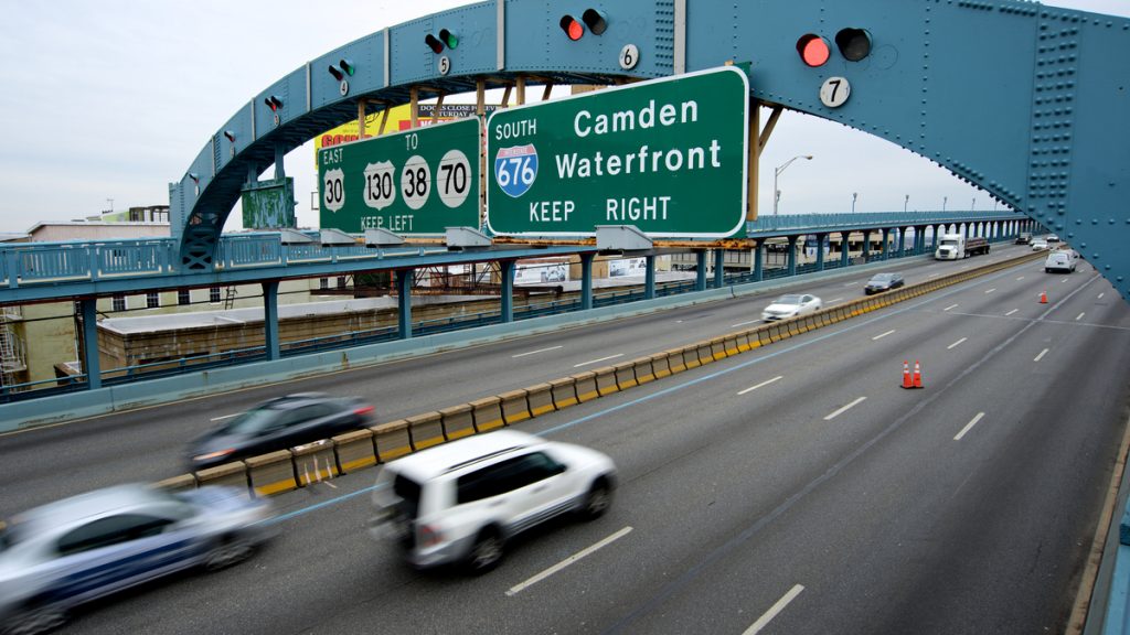 20150327-camden-benefit-dnc-1200 Traffic crosses the Benjamin Franklin Bridge.
