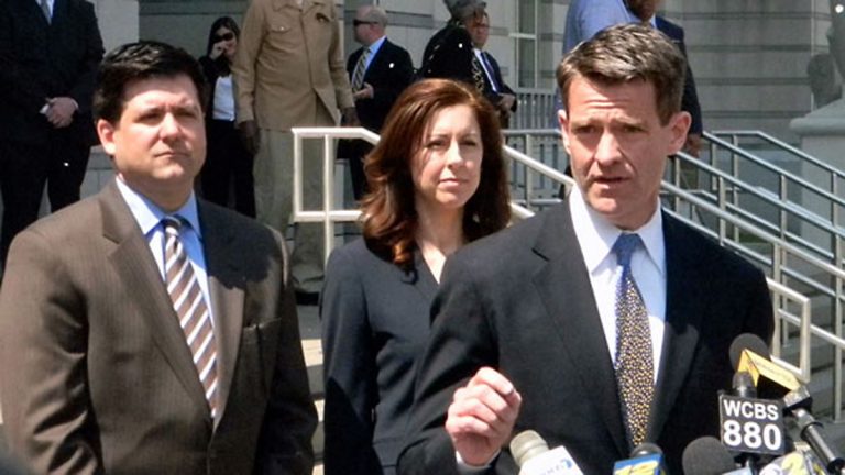  Bill Baroni with his lawyers outside of Newark federal courthouse. 