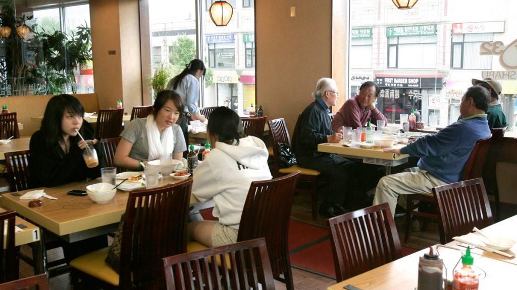 20160825-palisades-new-jersey-1200 Diners eat in a traditional Korean restaurant in Palisades Park