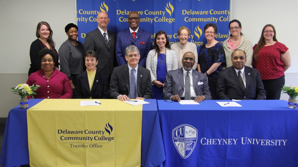29SHAGREE Delaware County Community College President Jerry Parker (center
