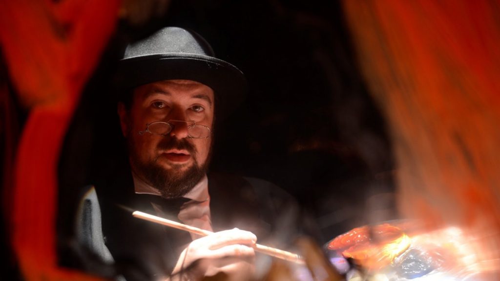 675-44 Aaron Cromie as Henri de Toulouse-Lautrec in 'The Body Lautrec,' produced independently by Cromie and Mary Tuomanen. (Photo courtesy of Jacques-Jean Tiziou)