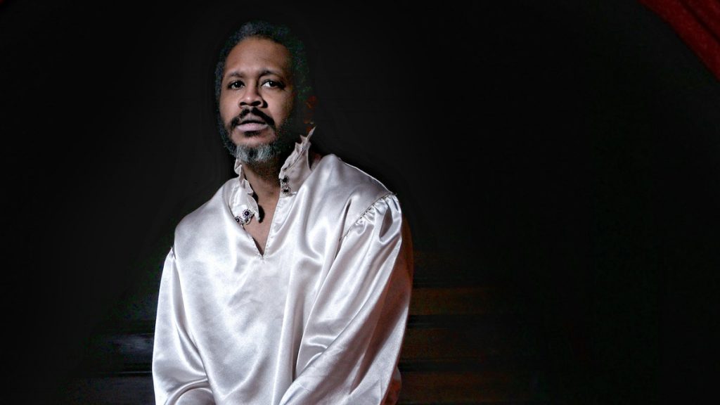 675-95 Steven A. Wright as Othello in the Curio Theatre Company production. (Photo courtesy of Kyle Cassidy)