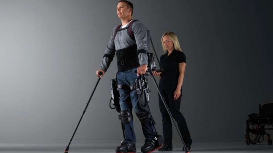 _76297935_ekso-gt-pt-pt-front-prof-carter-dow3 The robotic exoskeleton uses sensors and motors to help people walk again. (Image courtesy of Ekso Bionics)