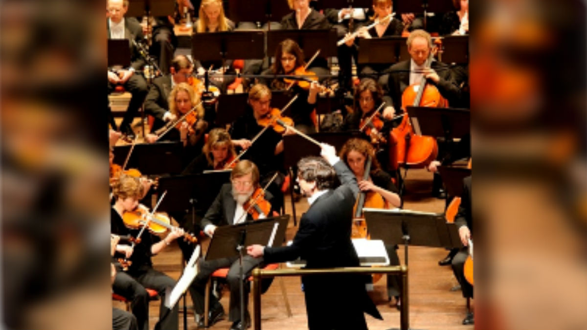 The Delaware Symphony orchestra will perform songs from the cinema tonight in Wilmington. (photo courtesy DSO/Joe del Tufo)