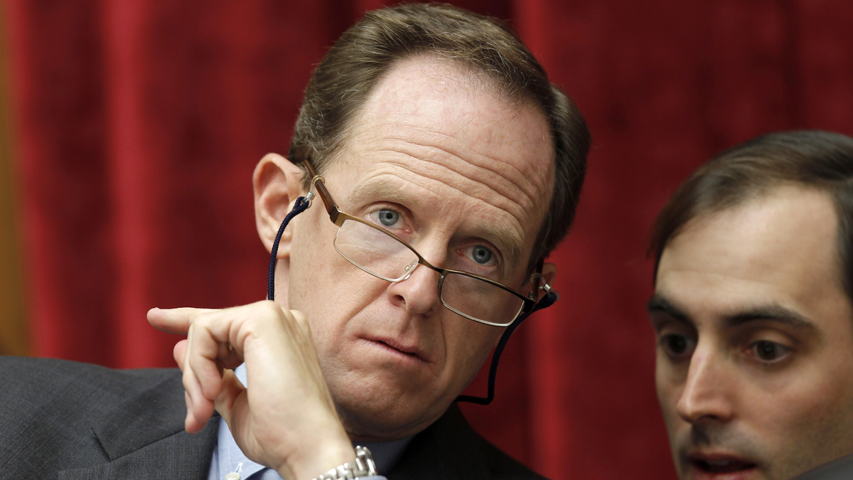 U.S. Sen. Pat Toomey of Pennsylvania has gotten the endorsement of Philadelphia Fire Fighters &  Paramedics Union Local 22. (AP file photo)