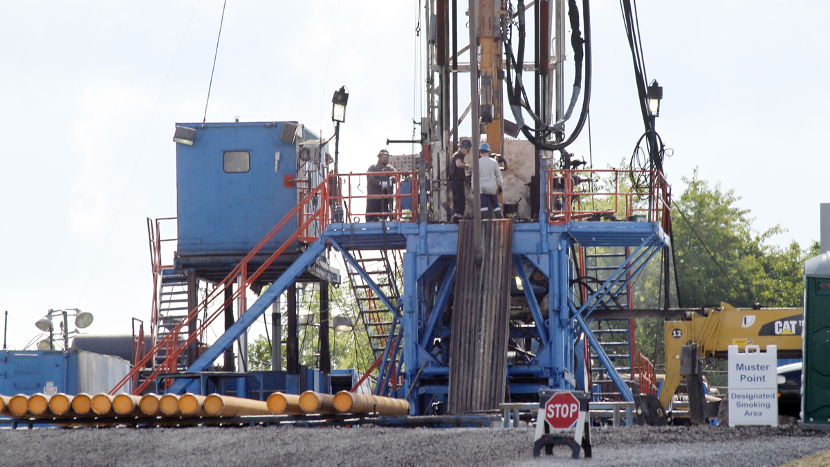  A crew works on a drilling rig at a well site for shale-based natural gas in Zelienople, Pennsylvania,  in 2012. A plan for a severance tax on drillers had advanced in the state House.. (AP file photo) 