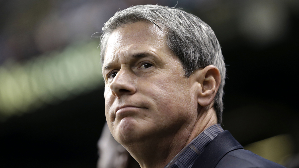  Louisiana Republican gubernatorial candidate, David Vitter, is the subject of an ad from his opponent alleging that Vitter disrespected dead American soldiers in his pursuit of hooker sex. (AP file photo) 
