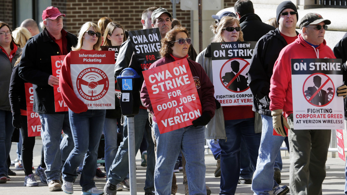 A bill advanced by a New Jersey Senate committee would allow striking workers to collect unemployment insurance benefits during a labor dispute. New York