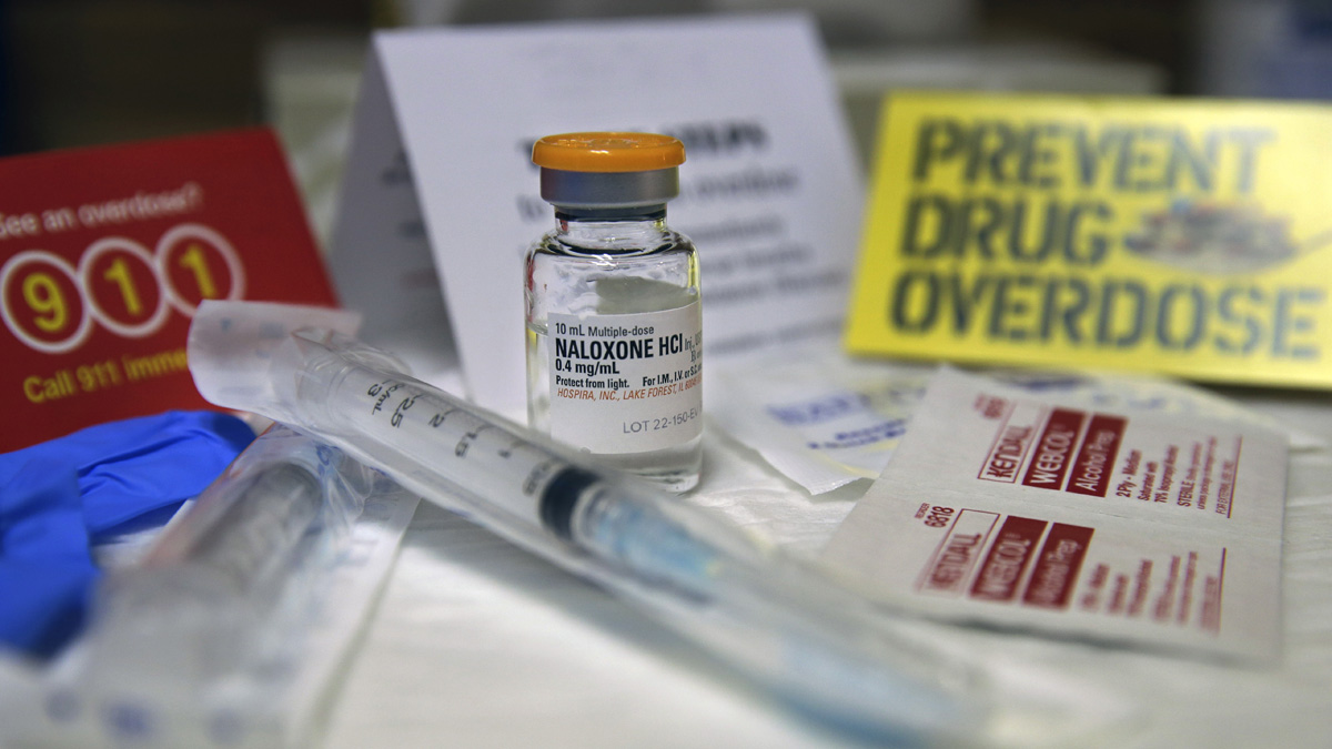  A kit with naloxone, also known by its brand name Narcan, is displayed at the South Jersey AIDS Alliance in Atlantic City, N.J. on Wednesday, Feb. 19, 2014.  (AP Photo/Mel Evans) 
