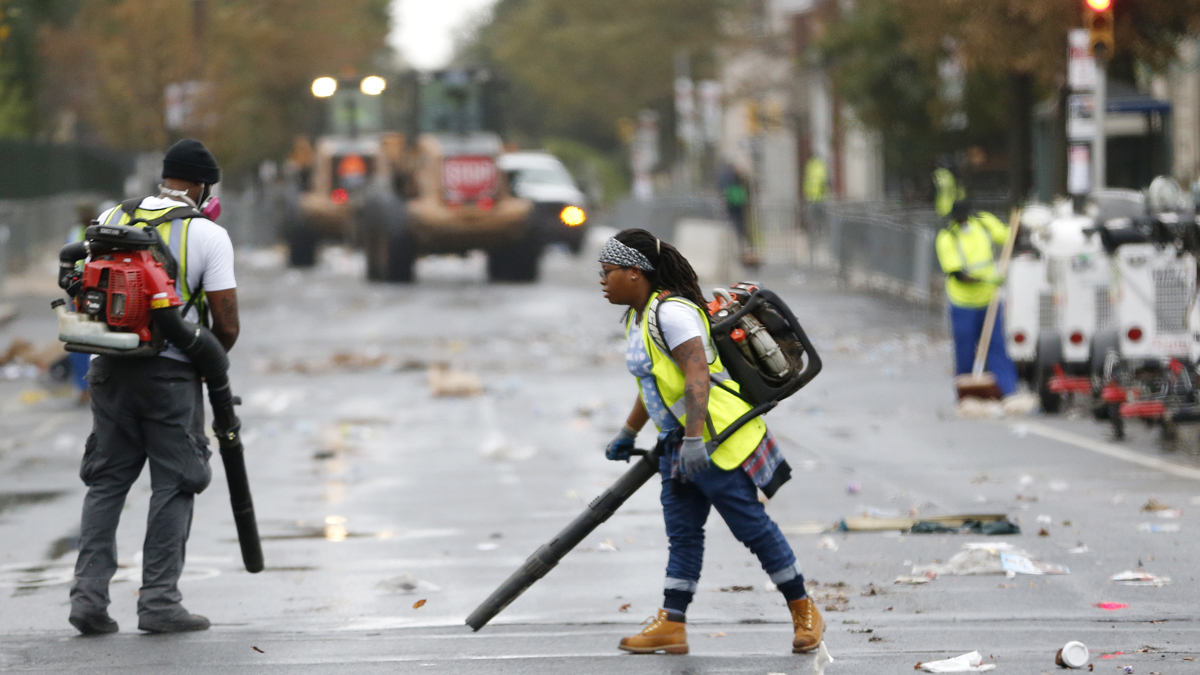  Workers use blowers during the cleanup process along Benjamin Franklin Parkway in Philadelphia a day after Pope Francis concluded his 10-day trip to Cuba and the United States. (Julio Cortez/AP Photo) 