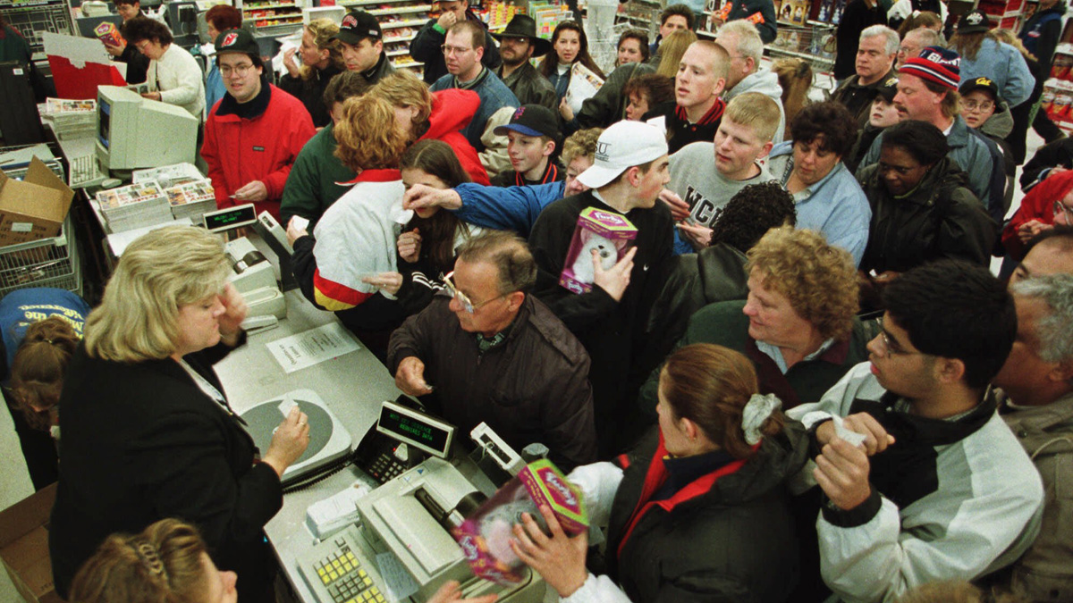  Shoppers are expected to be out in force Saturday, traditionally one of the the busiest days of the year. (AP file) 