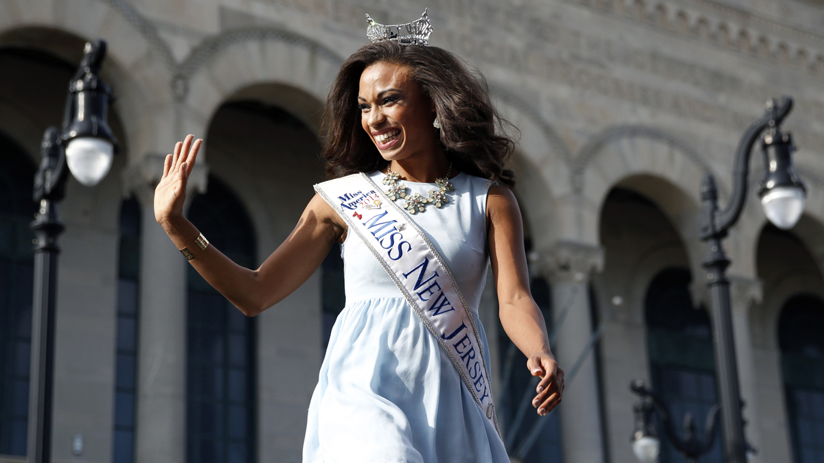  Miss New Jersey Cierra Kaler-Jones waves during Miss America Pageant arrival ceremonies Wednesday in Atlantic City. (Mel Evans/AP Photo) 