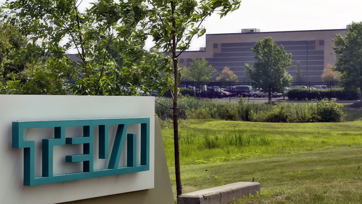 The Horsham, Pa., offices of Teva Pharmaceuticals North America are shown Monday, July 25, 2005. (George Widman/AP Photo) 