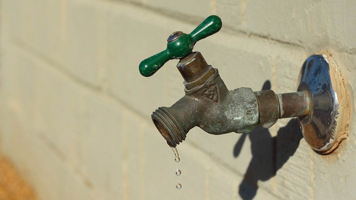 (<a href='https://www.bigstockphoto.com/image-81584228/stock-photo-old-leaky-faucet'>Corn</a>/Big Stock Photo)