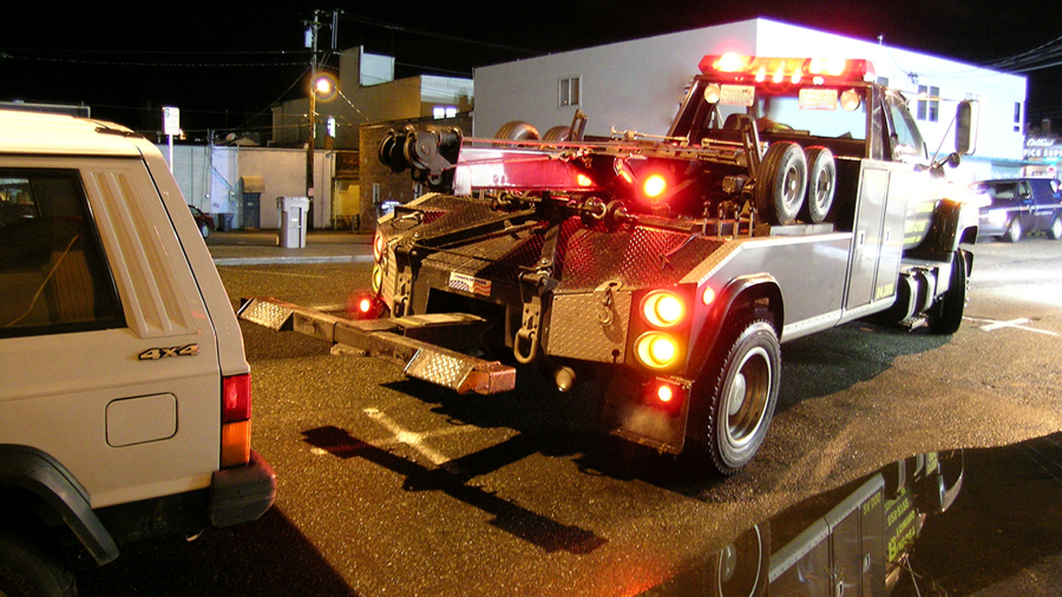 Philadelphia Councilman Bill Greenlee proposes a crackdown on 'wreck chasers' who violate Philadelphia's system of assigning crashes to various towing companies on a rotating basis. (House of Digital/Bigstock)