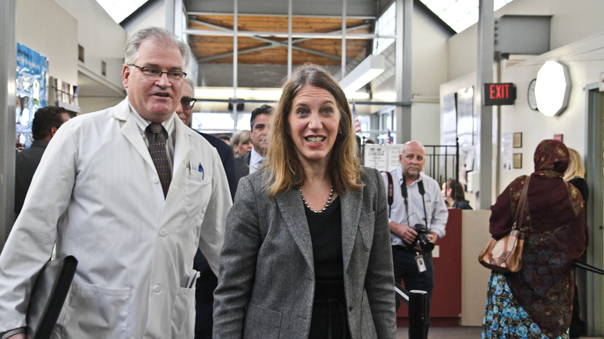  U.S. Secretary of Health and Human Services Sylvia  Burwell tours Health Center 10 Friday morning. (Kimberly Paynter/WHYY) 