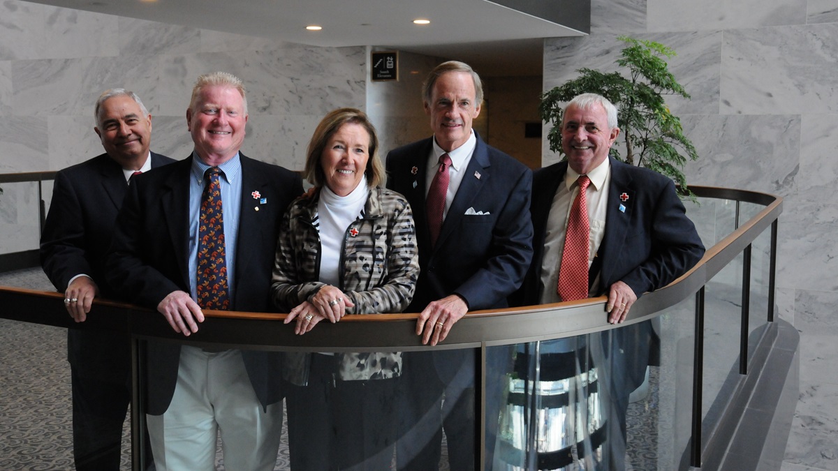  Sen. Carper met volunteers from the American Red Cross Delmarva Region today and thanked them for their service during Superstorm Sandy. (photo courtesy Sen. Carper's office) 
