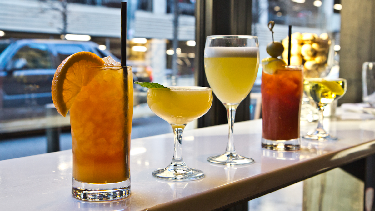 Many think of beer and champagne when pairing drinks with oysters, but cocktail pairings are popular at Oyster House as well. (Kimberly Paynter/WHYY)