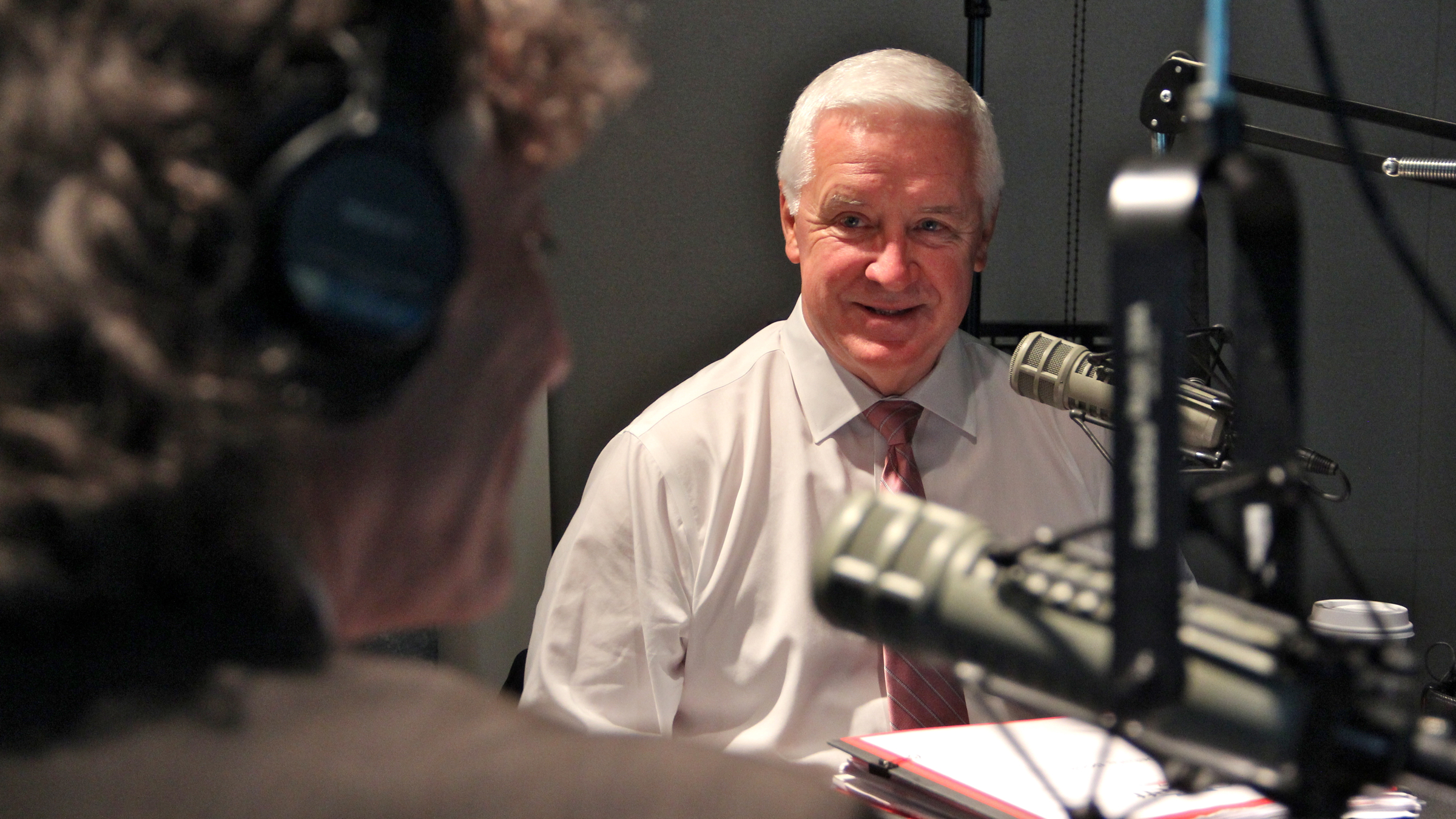 Pa. Gov. Tom Corbett talks with Dave Heller at WHYY studios. (Emma Lee/WHYY)