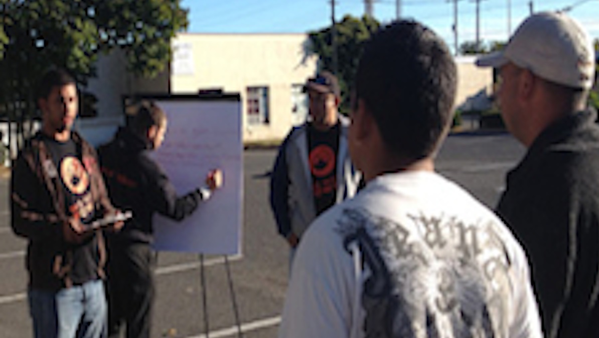  Labor organizer Jonas Mendonza leads a class to teach workers about their rights. (Courtesty of Scott Gurian/NJ Spotlight) 