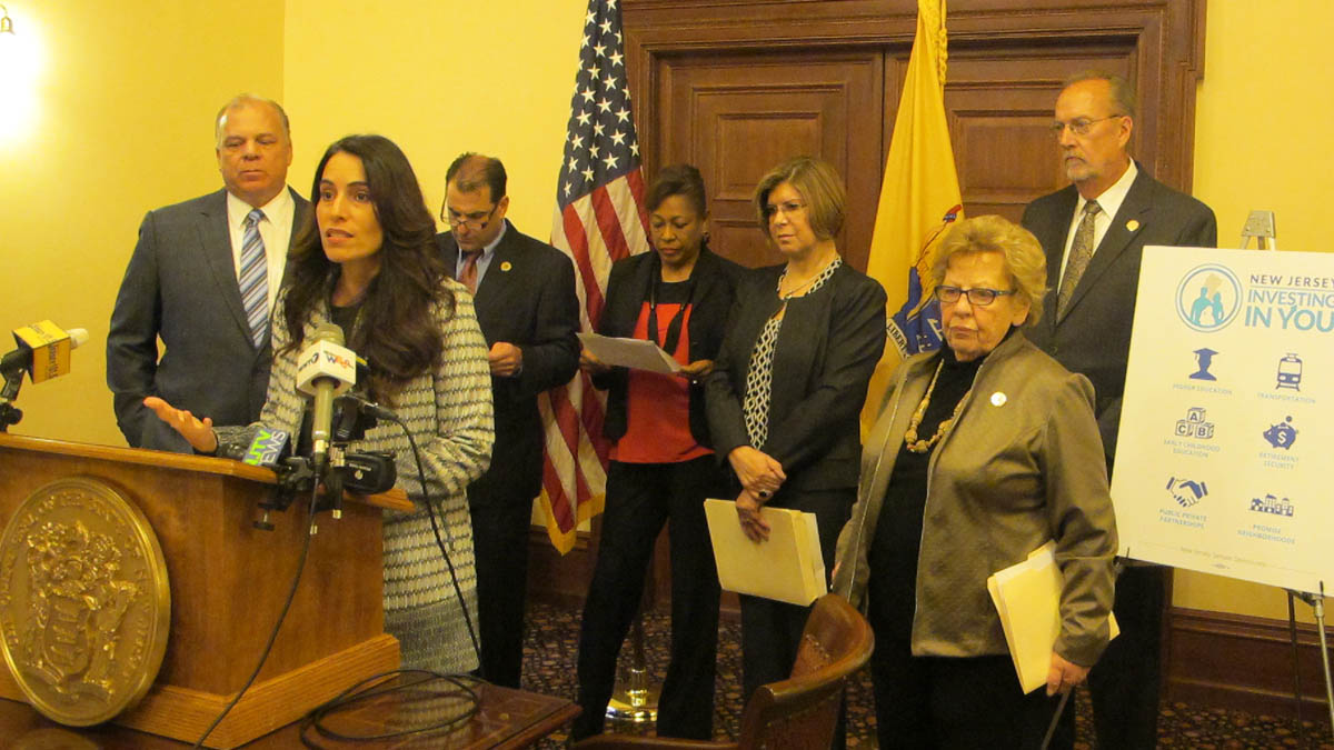  New Jersey Senate Democrats announce their economic investment plan at Statehouse news conference Monday.(Phil Gregory/WHYY) 