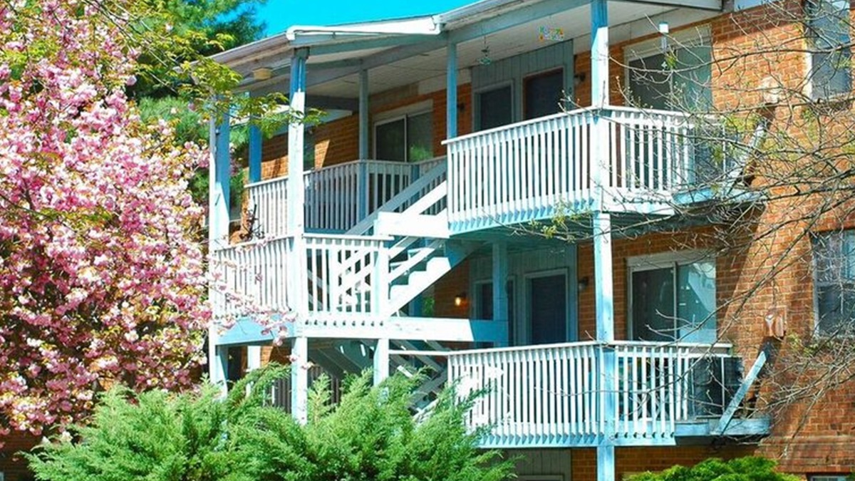 (Evergreen Apartments at Riverfront Heights photo)