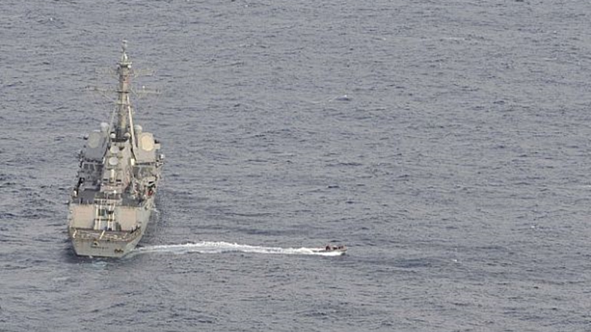 The guided-missile destroyer USS Farragut conducts a mine destruction exercise in the Atlantic Ocean. Farragut is training alongside the aircraft carrier USS Theodore Roosevelt for future deployments. (U.S. Navy photo)