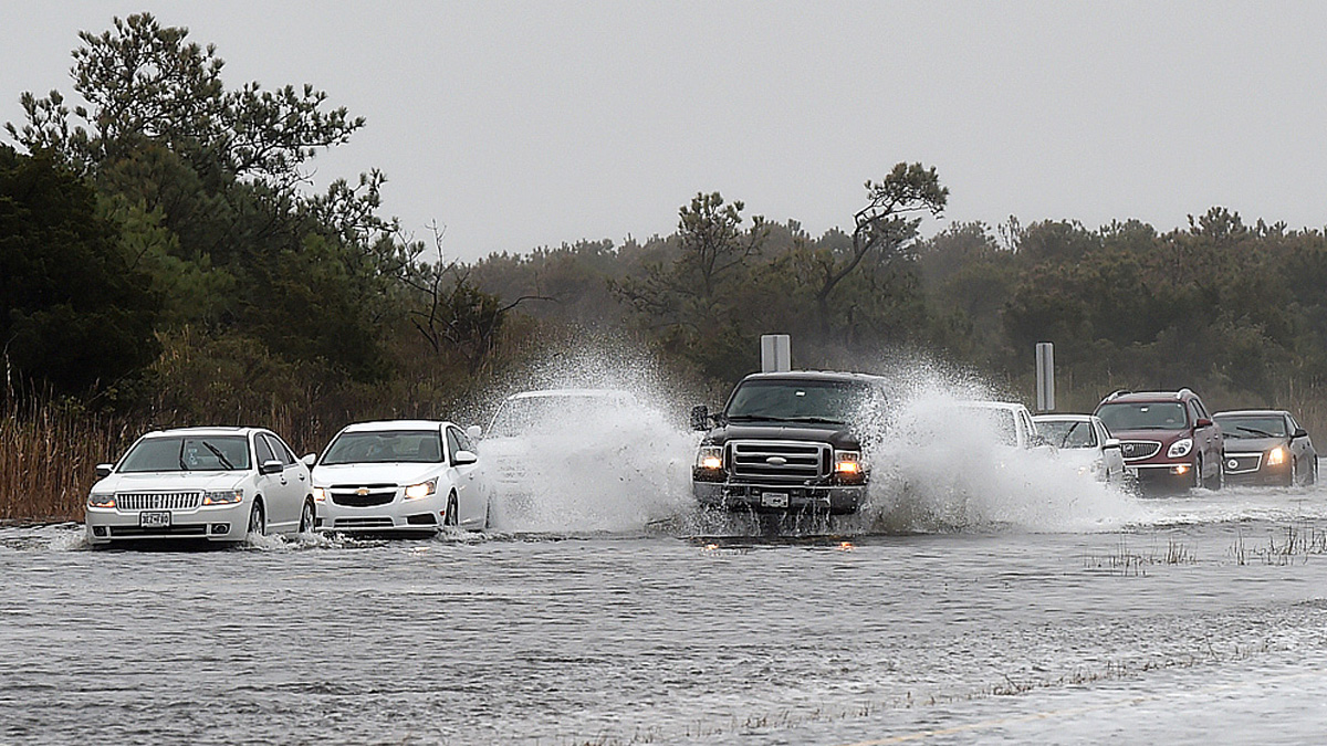  Winter Storm Damon has brought flooding to the side streets in Dewey Beach and Coastal Highway (Del. Rt. 1) south of Dewey Beach north of Indian River Inlet as the storm moves away this afternoon. (Chuck Snyder / for NewsWorks) 