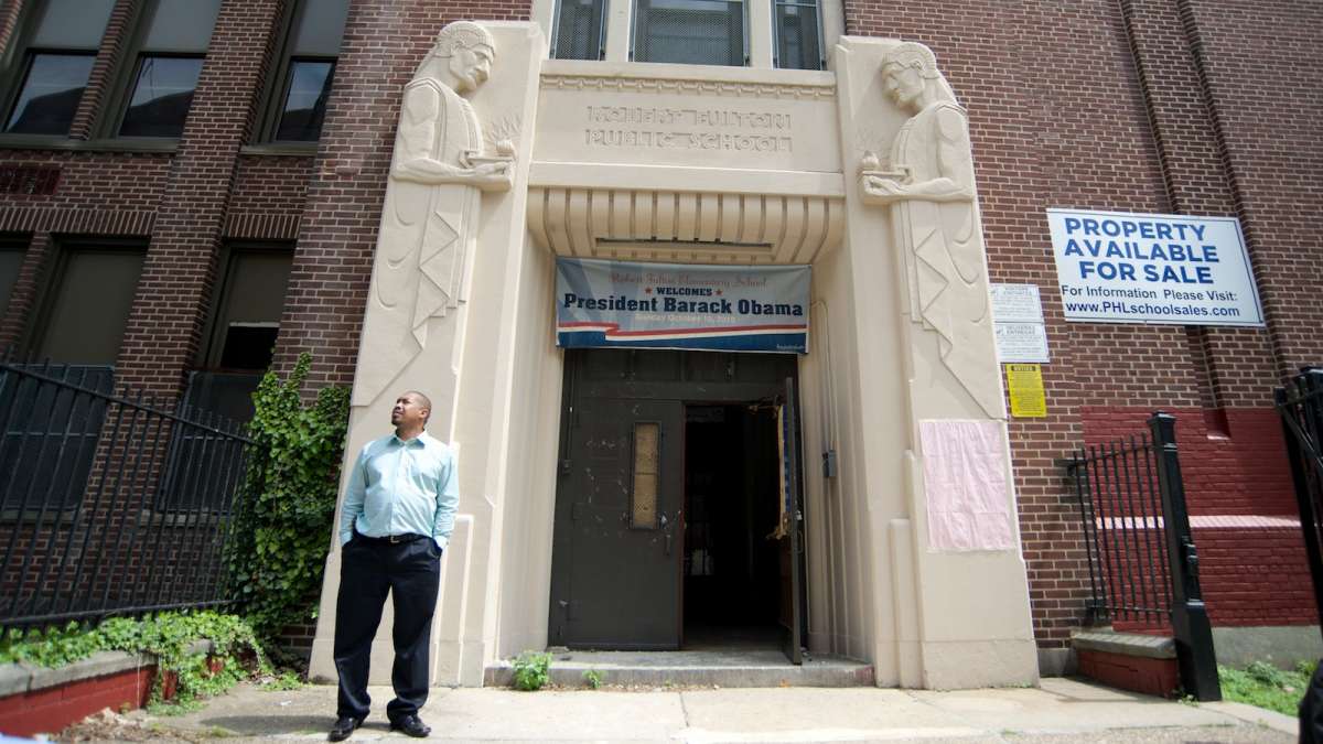 The sign from when Fulton Elementary School hosted Barack Obama was still hanging outside during Thursday's open house. (Bas Slabbers/for NewsWorks)