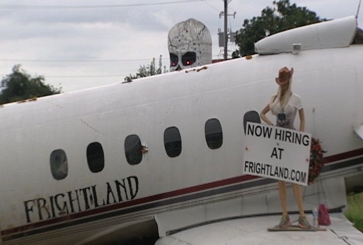  A hiring sign outside Frightland in Middletown, Delaware.(Gary Lindstrom, NewsWorks/WHYY) 