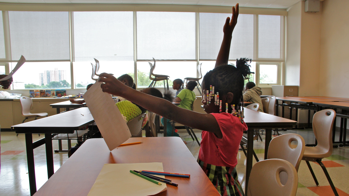 Philadelphia schools are doing a better job finding substitute teachers this year. (Emma Lee/WHYY