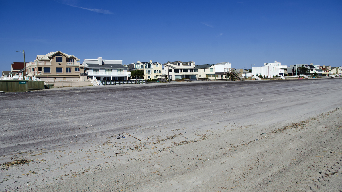 Seawalls in front of homes on the beach in Margate. (Anthony Smedile/for WHYY)