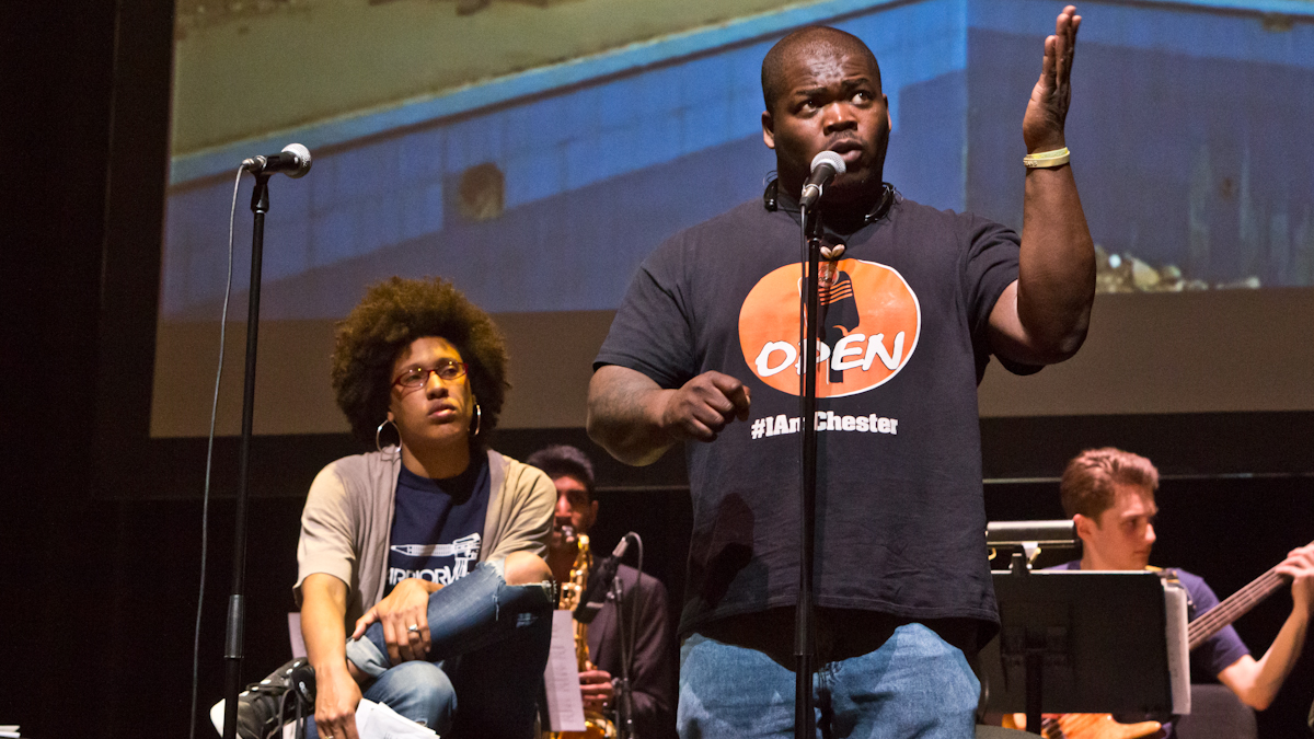 Chantelle Bateman and Mike Miller are Philadelphia-based poets. They rehearse Holding it Down: The Veteran’s Dream Project at the Kimmel Center. (Kimberly Paynter/WHYY)