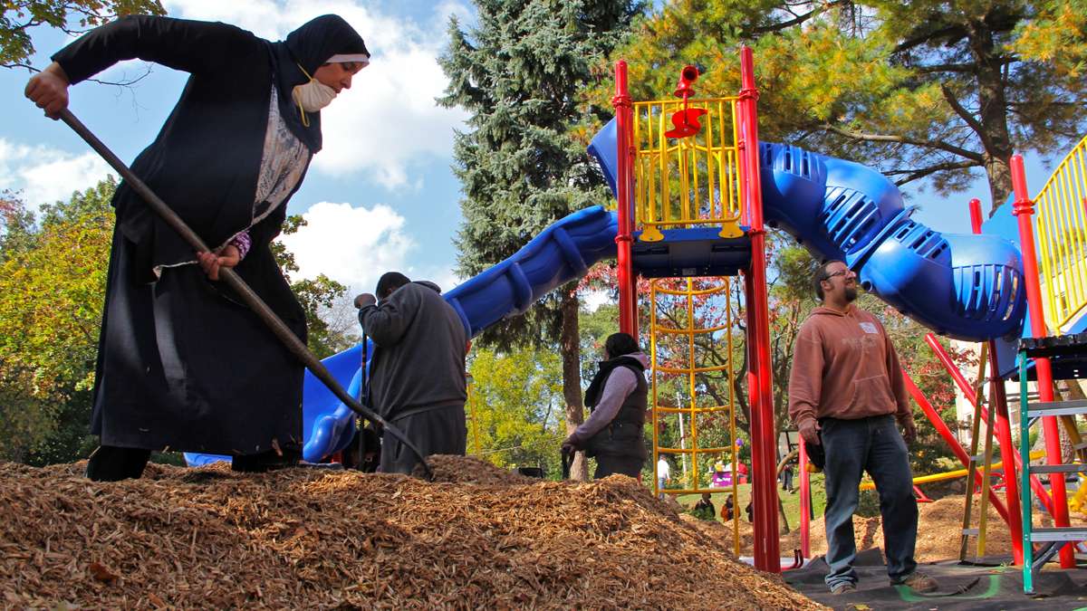  Scenes from the KaBoom! playground installation at West Philadelphia Achievement Charter School last year. (Emma Lee/for NewsWorks) 