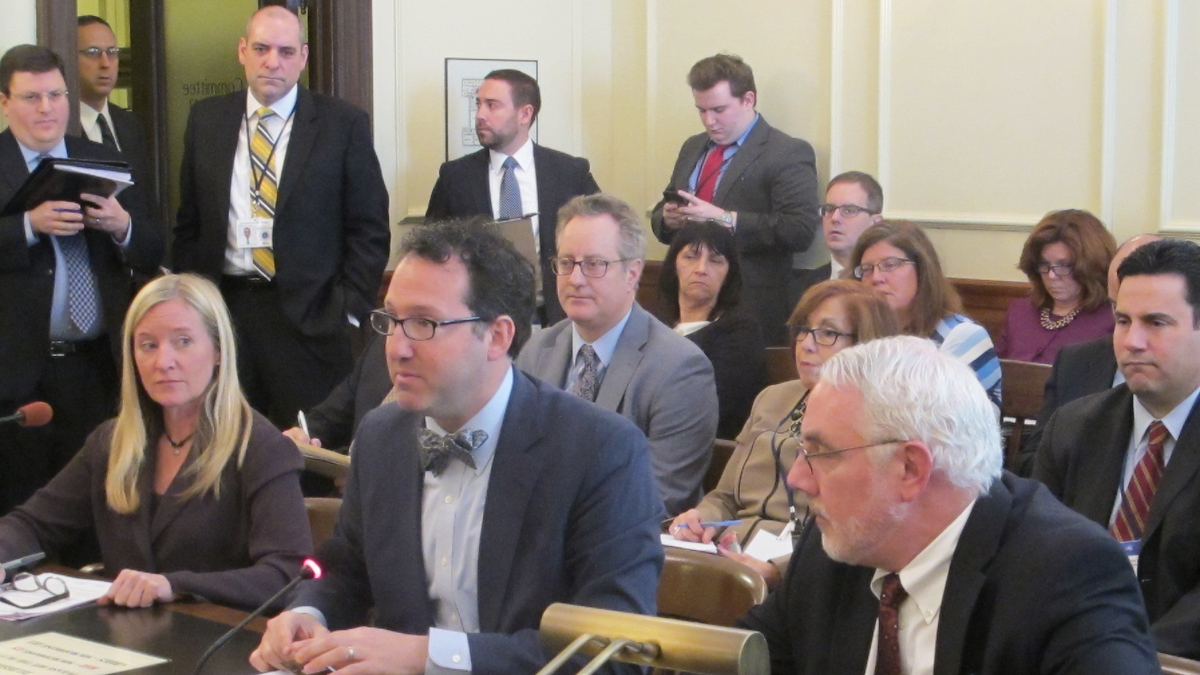 Electronic transactions and banking representatives testify at an Assembly Consumers Affairs Committee hearing Monday. (Phil Gregory.WHYY)
