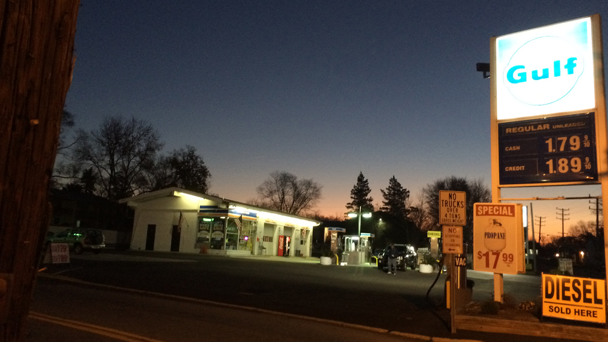  Gas prices could hit $1.50 by the end of the year in New Jersey. (Phil Gregory/WHYY) 
