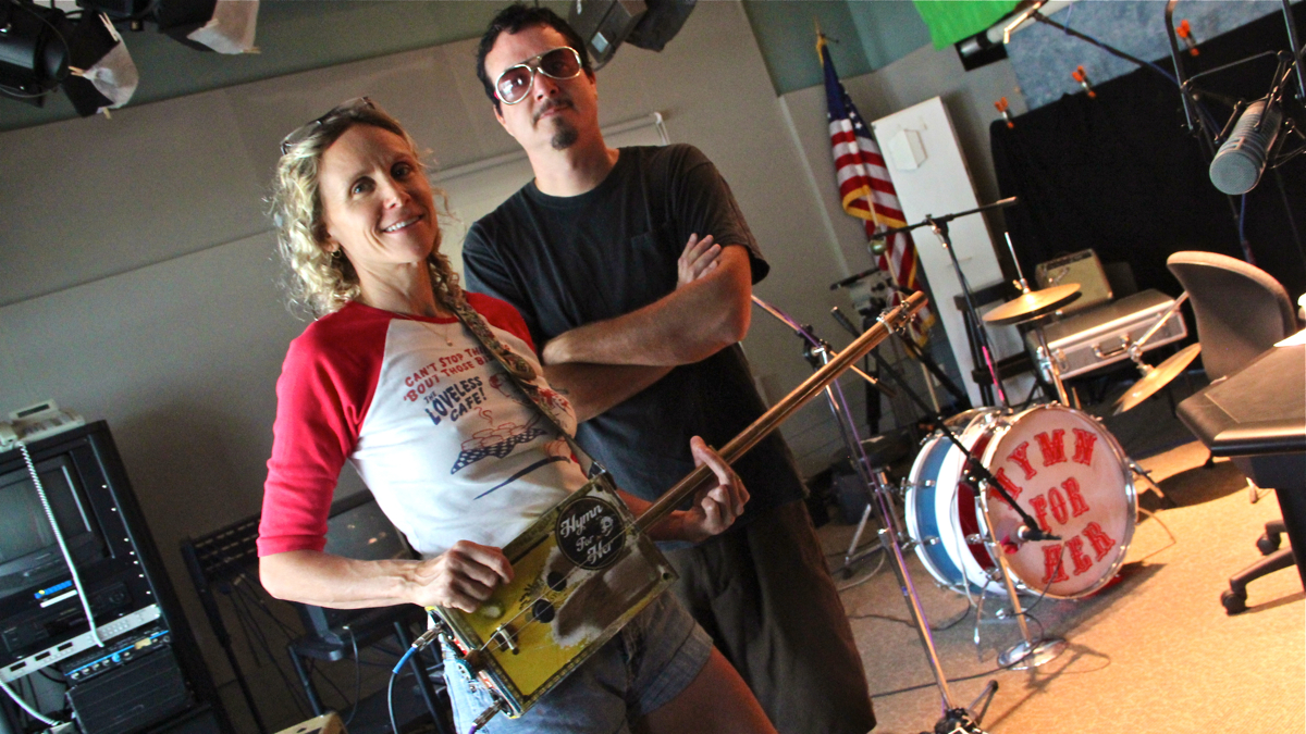  Lucy Tight and Wayne Waxing make up the musical duo Hymn for Her. 